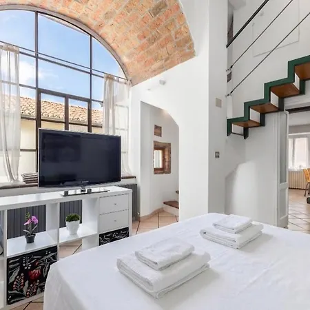 250m To Center And Station An Amazing Loft With Wi-fi And Ac アパート