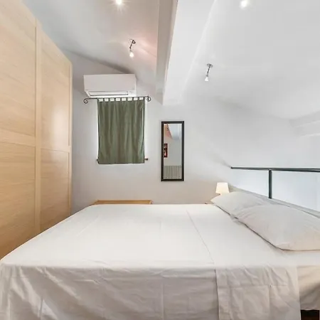 アパート 250m To Center And Station An Amazing Loft With Wi-fi And Ac *