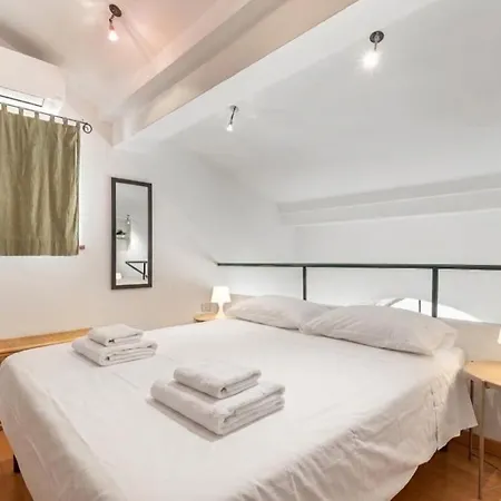 250m To Center And Station An Amazing Loft With Wi-fi And Ac *