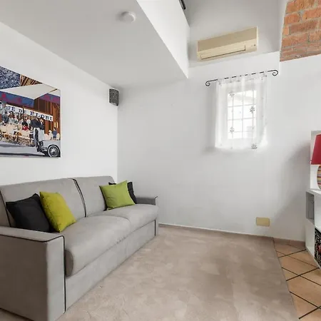 Appartamento 250m To Center And Station An Amazing Loft With Wi-fi And Ac *