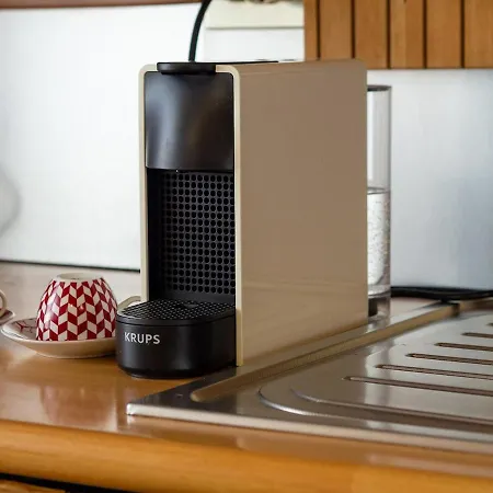 250m To Center And Station An Amazing Loft With Wi-fi And Ac アパート ピアチェンツァ